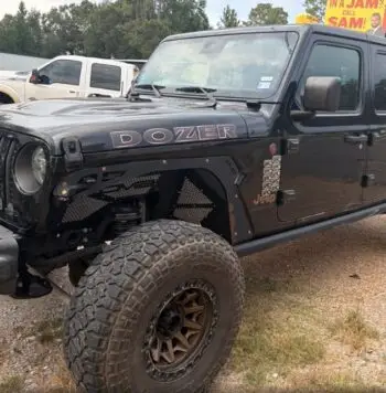 2020 Jeep Gladiator Rubicon - vista lateral frontal