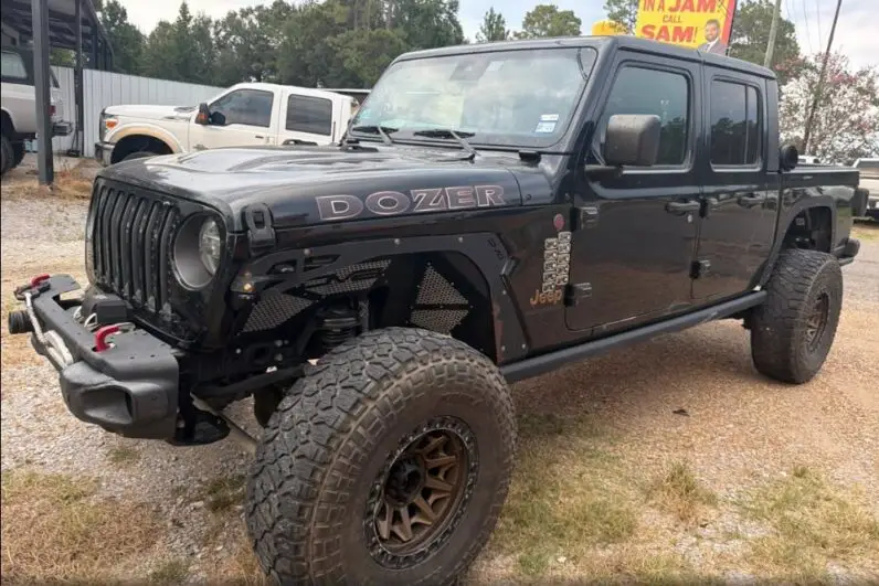 2020 Jeep Gladiator Rubicon - vista lateral frontal