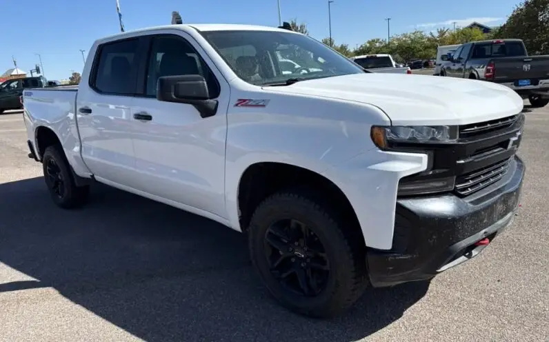 2020 Chevrolet Silverado 1500 LT TB - vista lateral derecho