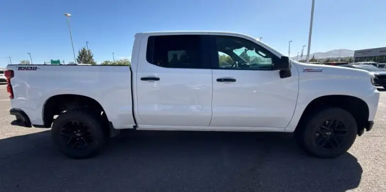 2020 Chevrolet Silverado 1500 LT TB - vista trasera