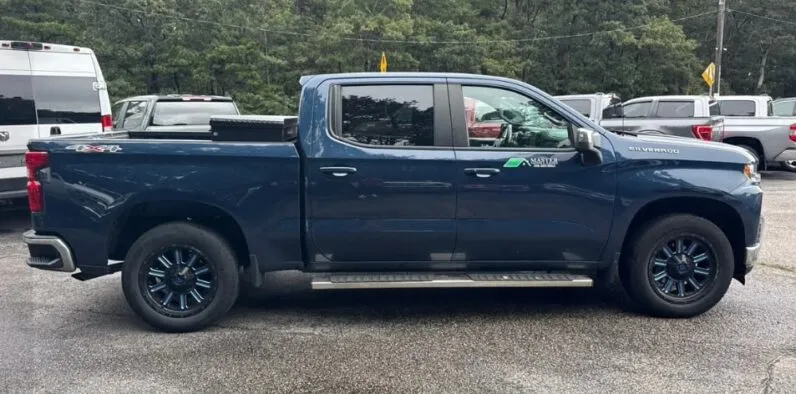2021 Chevrolet Silverado 1500 LT - vista lateral trasero