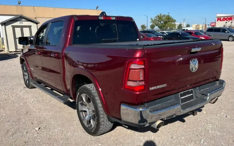 2019 RAM 1500 Laramie - vista interior tablero