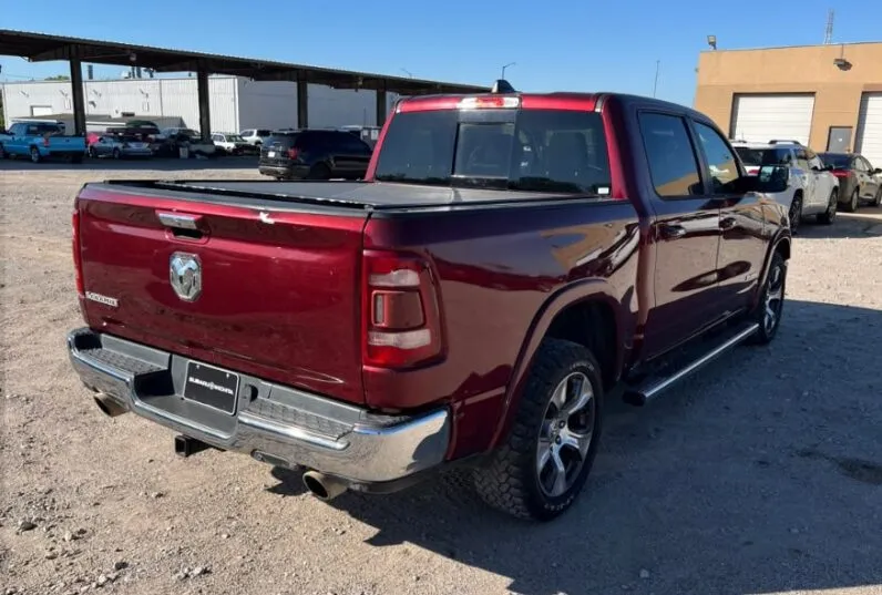2019 RAM 1500 Laramie - vista perfil