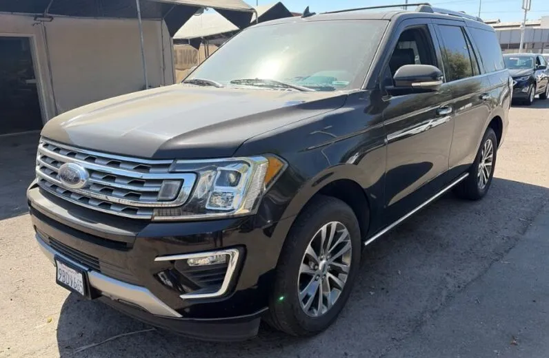 2018 Ford Expedition Limited - vista lateral frontal