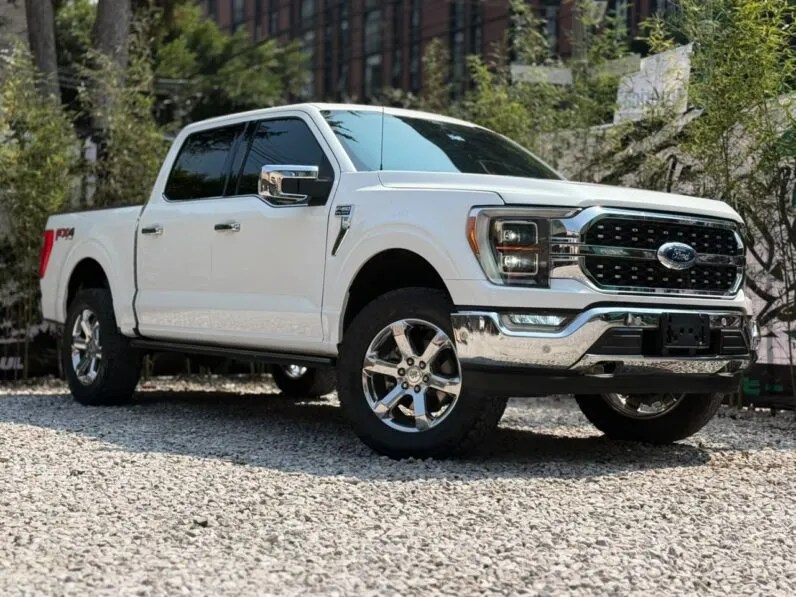 2021 Ford F-150 King Ranch - vista frontal