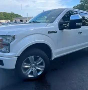 2018 Ford F-150 Platinum - vista frontal