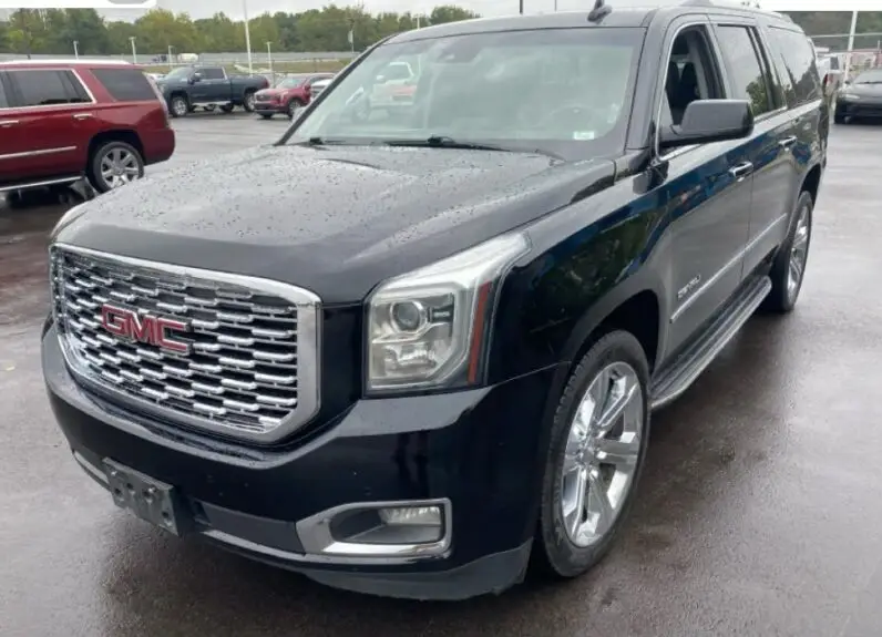2018 GMC Yukon XL 1500 Denali - vista frontal