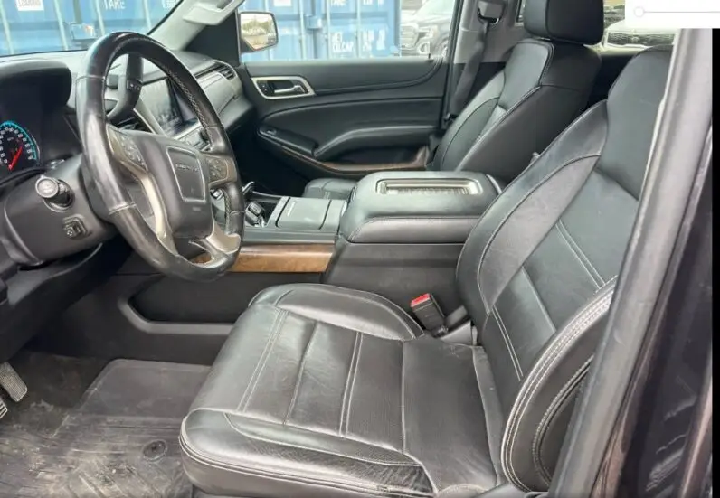 2018 GMC Yukon XL Denali - vista lateral izquierdo
