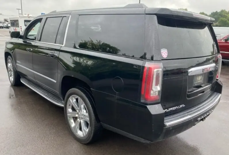 2018 GMC Yukon XL 1500 Denali - vista lateral izquierdo