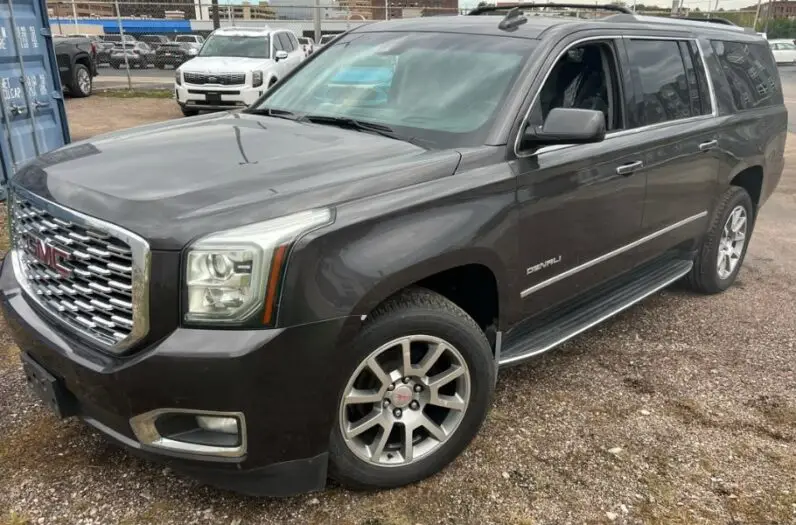 2018 GMC Yukon XL Denali - vista perfil