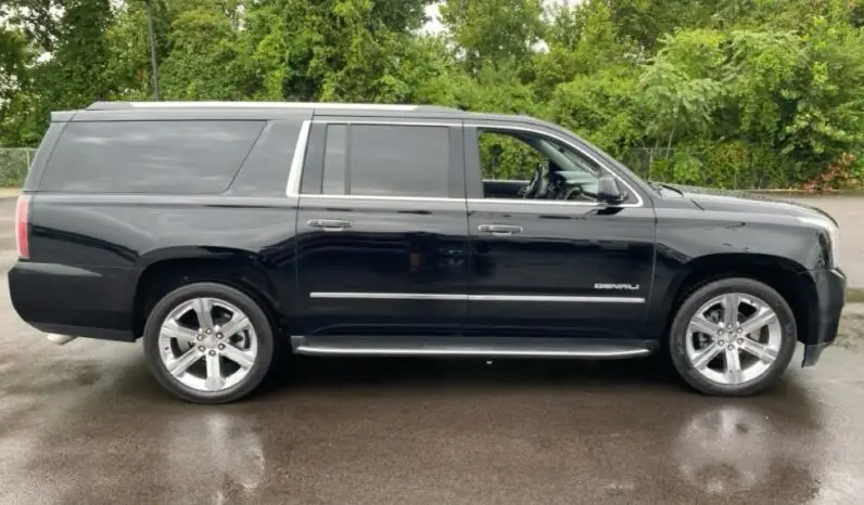 2018 GMC Yukon XL 1500 Denali - vista trasera