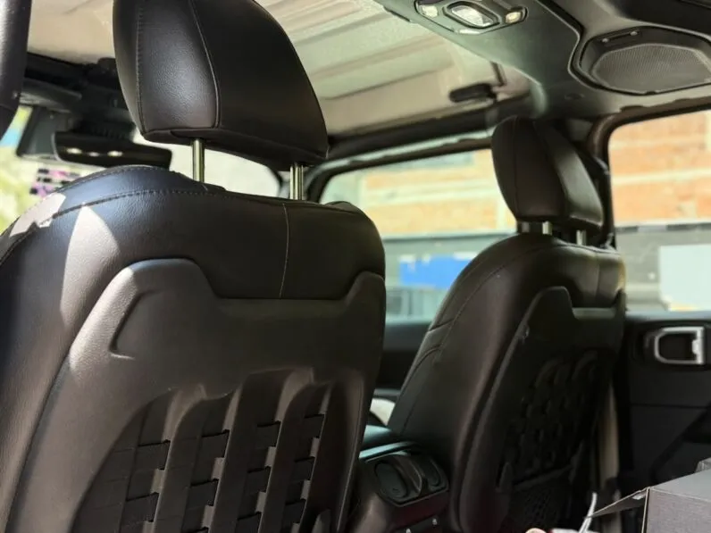 2020 Jeep Gladiator Rubicon - vista lateral izquierdo