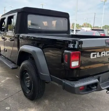 2020 Jeep Gladiator Sport S - vista frontal