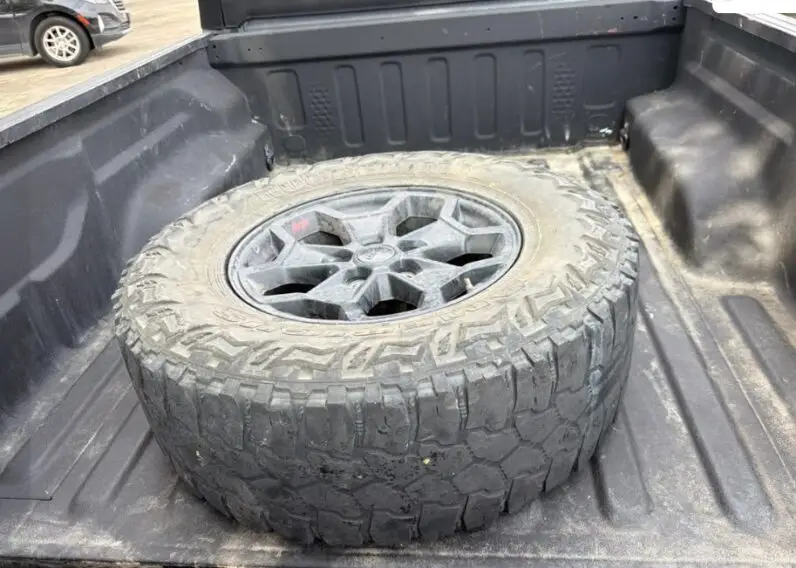 2020 Jeep Gladiator Sport S - vista lateral derecho