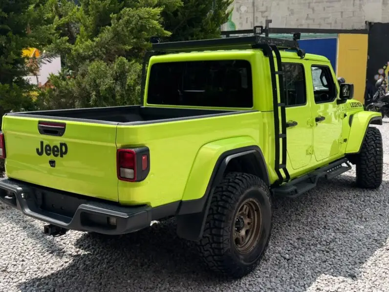 2021 Jeep Gladiator Sport - vista trasera