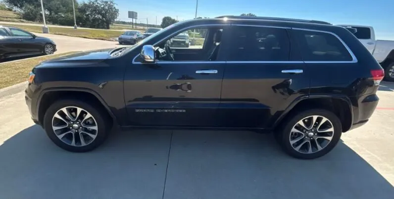 2018 Jeep Grand Cherokee Overland - vista lateral derecho