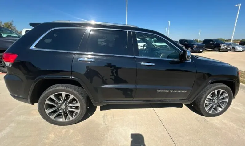 2018 Jeep Grand Cherokee Overland - vista lateral frontal