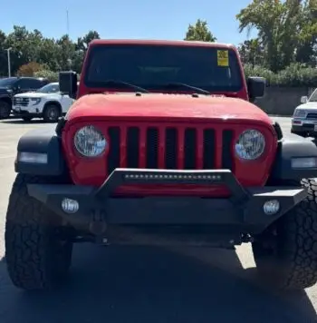 2018 Jeep Wrangler Unlimited Sport - vista frontal
