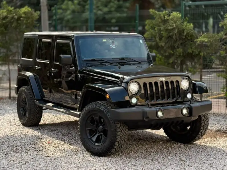 2018 Jeep Wrangler Unlimited Sahara - vista interior tablero
