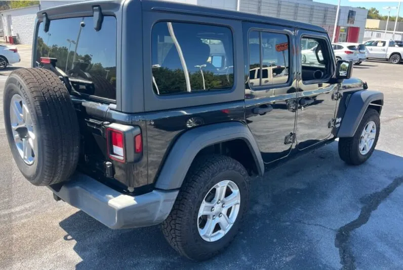 2018 Jeep Wrangler Unlimited Sport - vista lateral frontal
