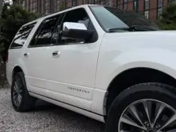 2017 Lincoln Navigator Select