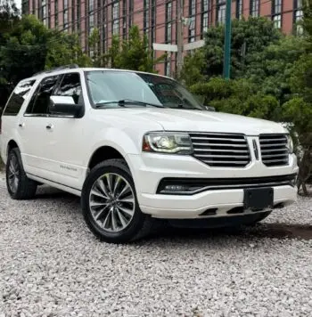 2017 Lincoln Navigator Select en Cdmx - vista lateral frontal