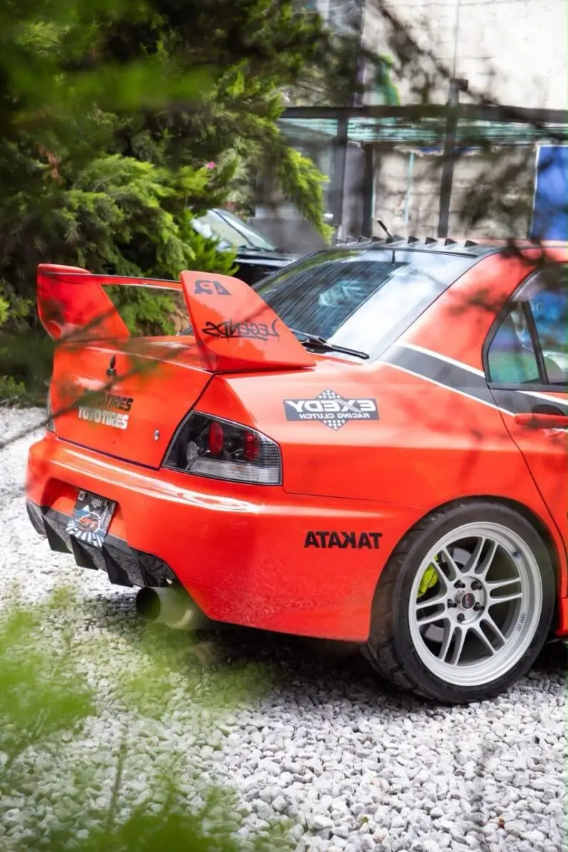 2003 Mitsubishi Lancer EVO 8 - vista trasera